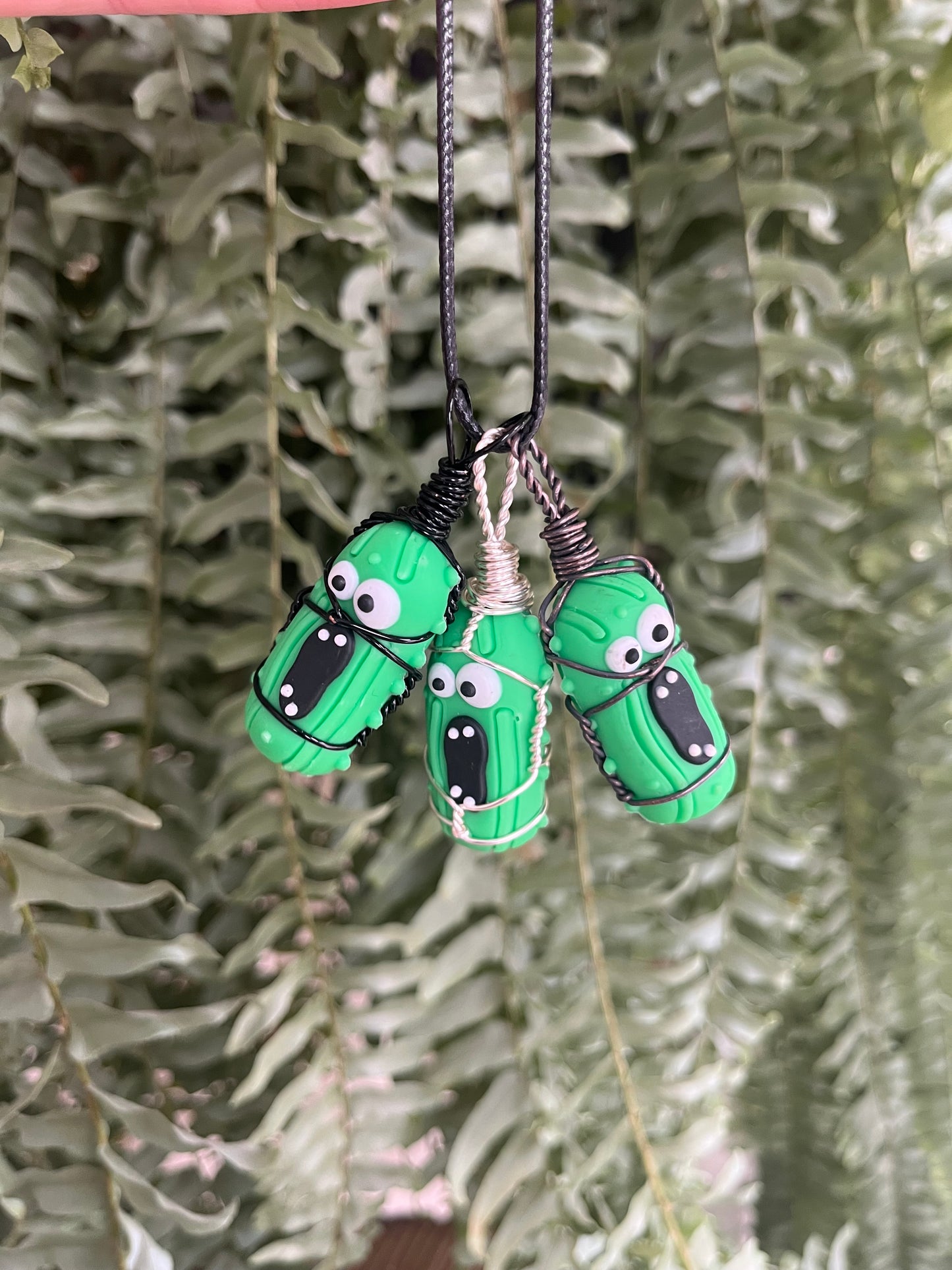 Screaming Pickle Neckace - Choose your wire colour