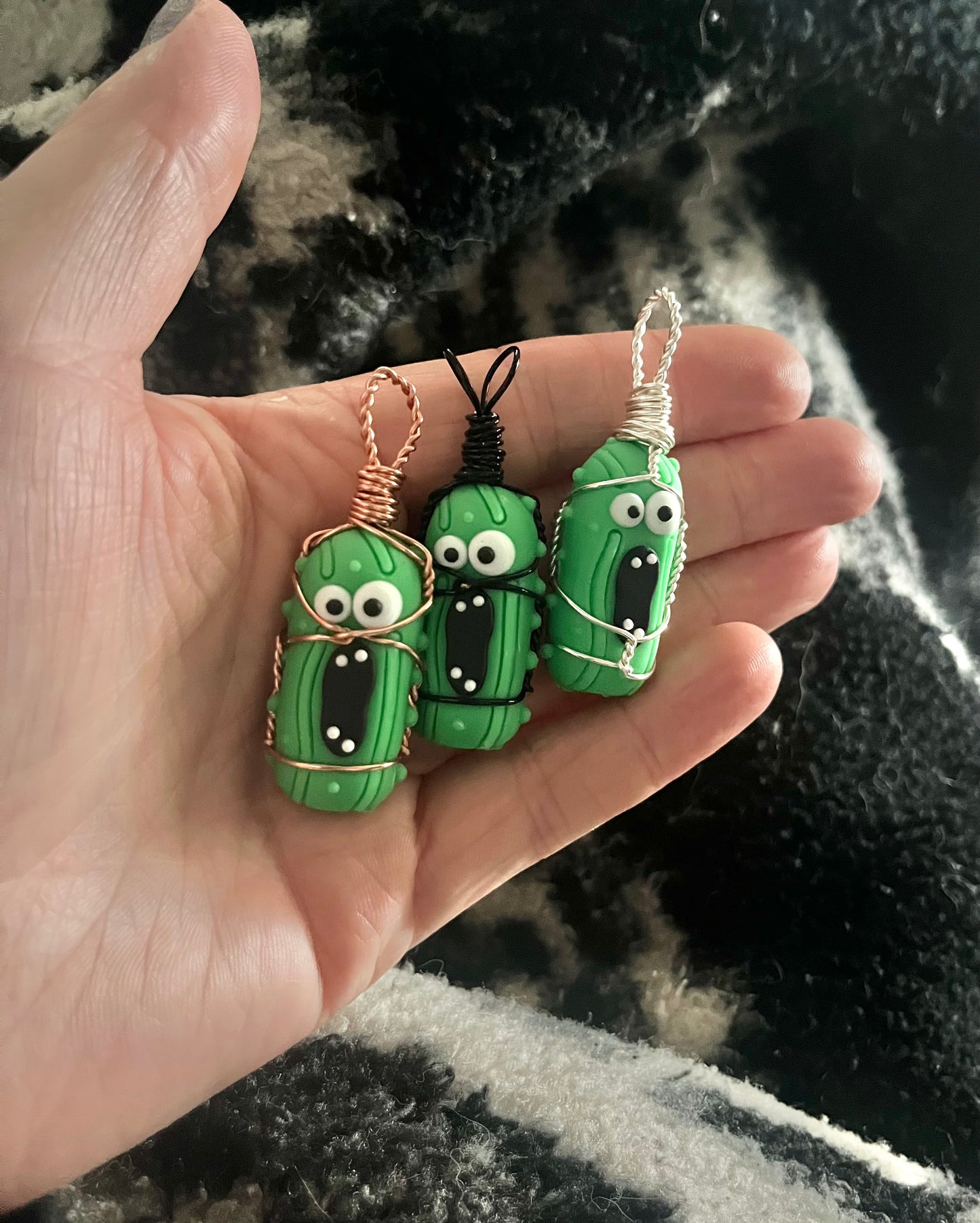 Screaming Pickle Neckace - Choose your wire colour