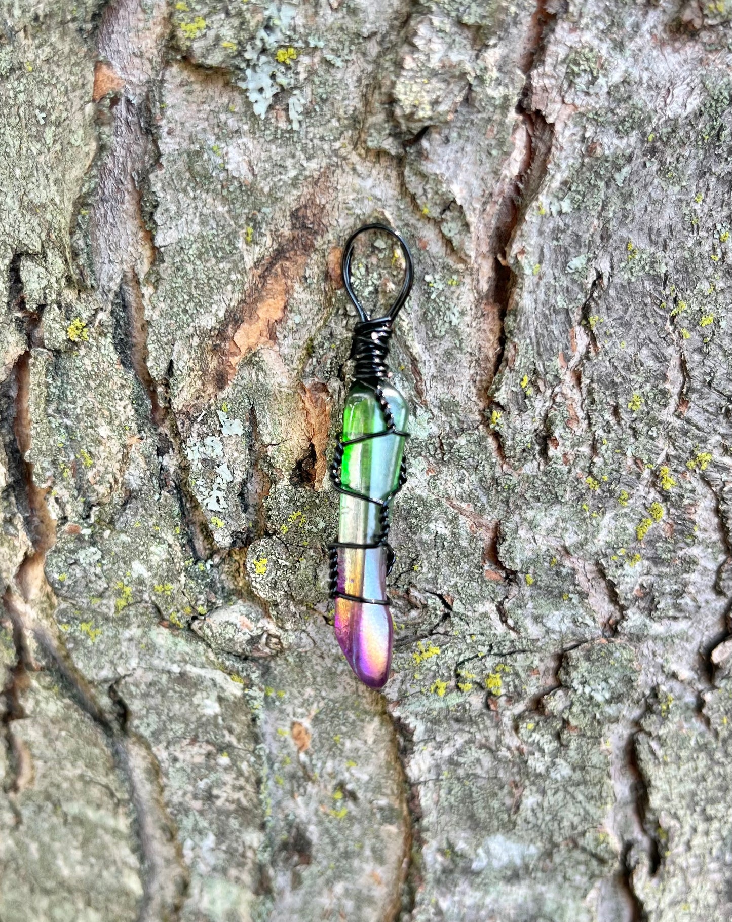 Green/ Pink Ombré Quartz in black wire, pendant necklace