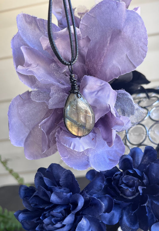 Golden Flash Labradorite Necklace – Hand Etched & Black Wire Wrapped Statement Pendant